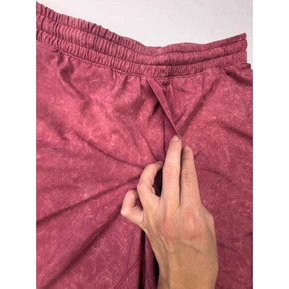 Lululemon T.H.E. Short 7” Linerless – Mineral Wash Red/Maroon Size Medium - Picture 6 of 11
